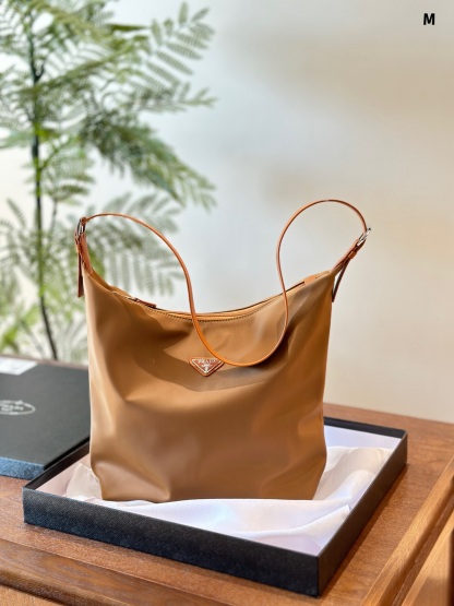 Aimée large leather shoulder bag