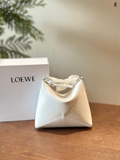 Puzzle Fold pouch in shiny nappa calfskin  Z7