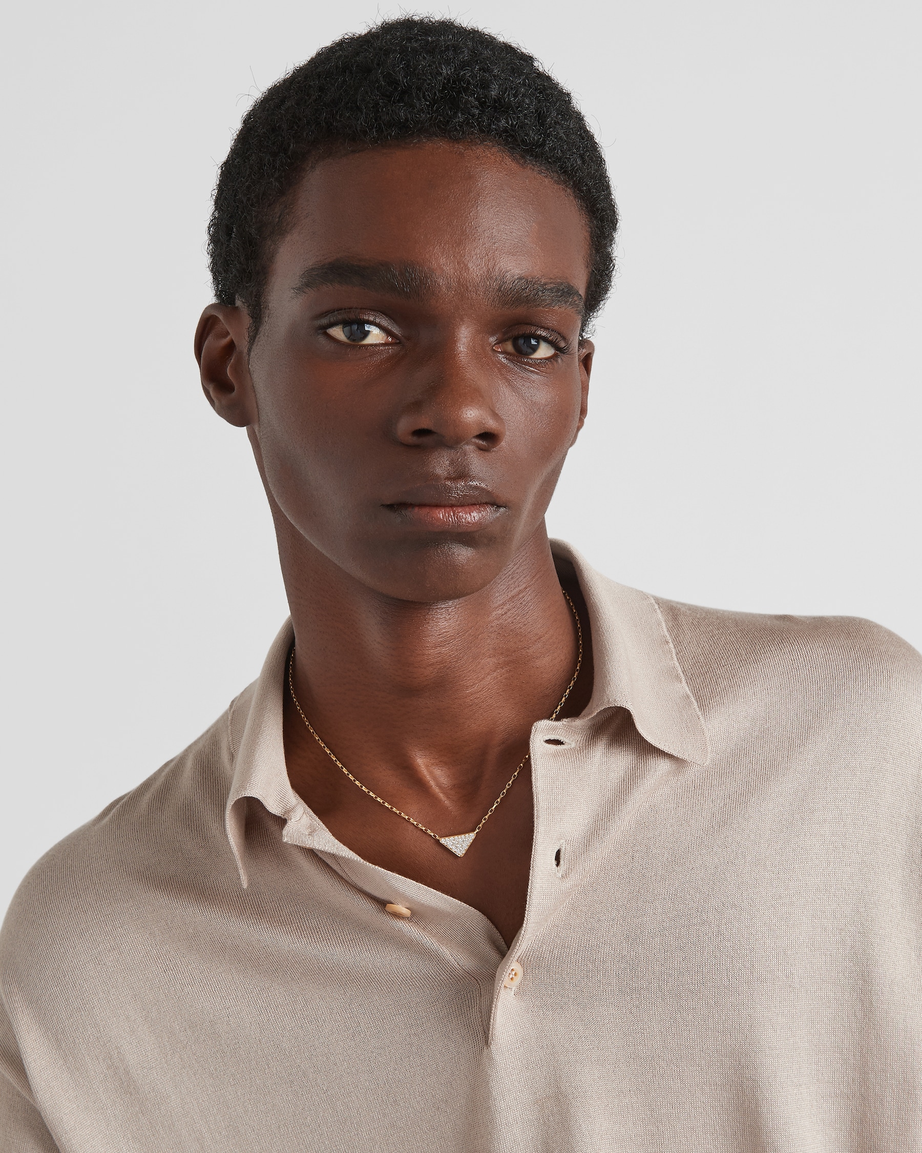 Eternal Gold Eternal mini triangle pendant necklace in yellow gold and diamonds