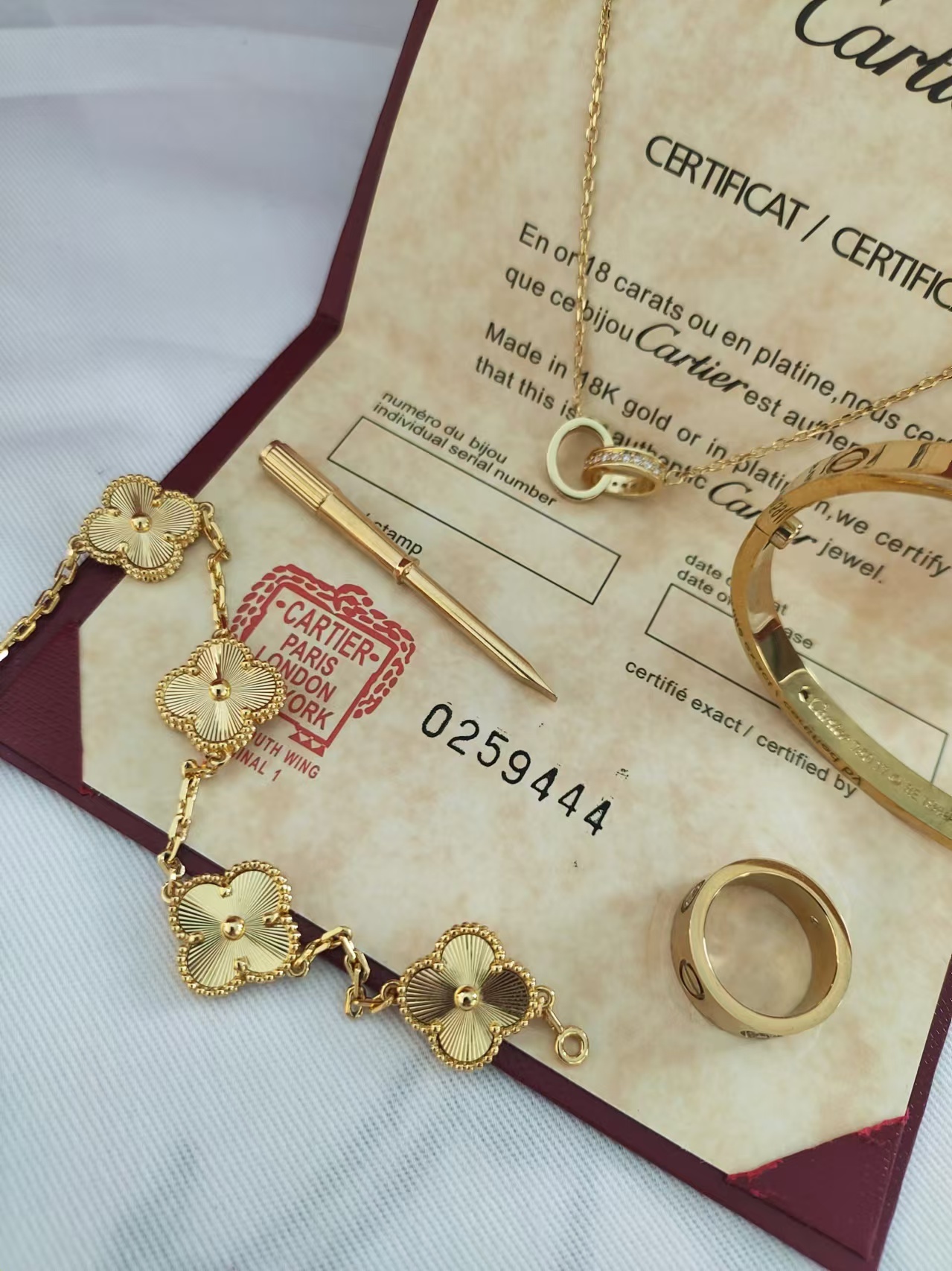 LOVE BRACELET, 4 DIAMONDS + LOVE RING, 3 DIAMONDS + LOVE NECKLACE, DIAMONDS + VINTAGE ALHAMBRA BRACELET, 5 MOTIFS