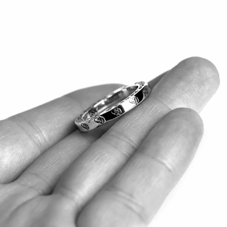 ROLLING STONES RING – LIP & TONGUE SPACER