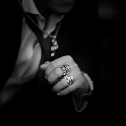 CH PLUS PENTAGON RING