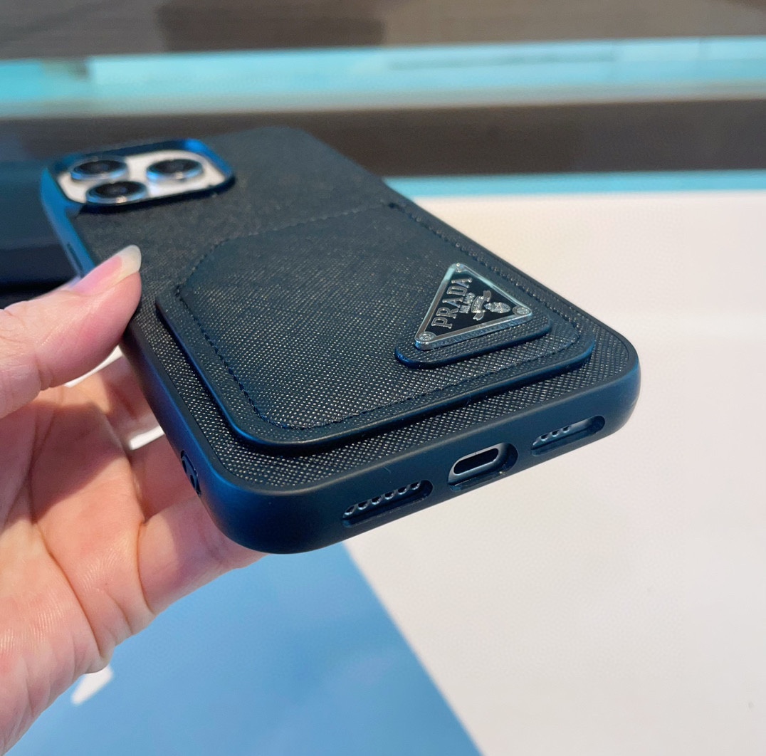 Crossgrain card pocket phone case