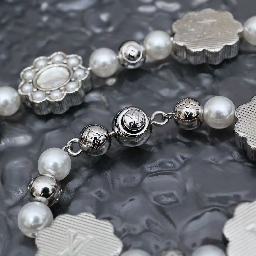 Silver Flower Brass Glass Bead Bracelet