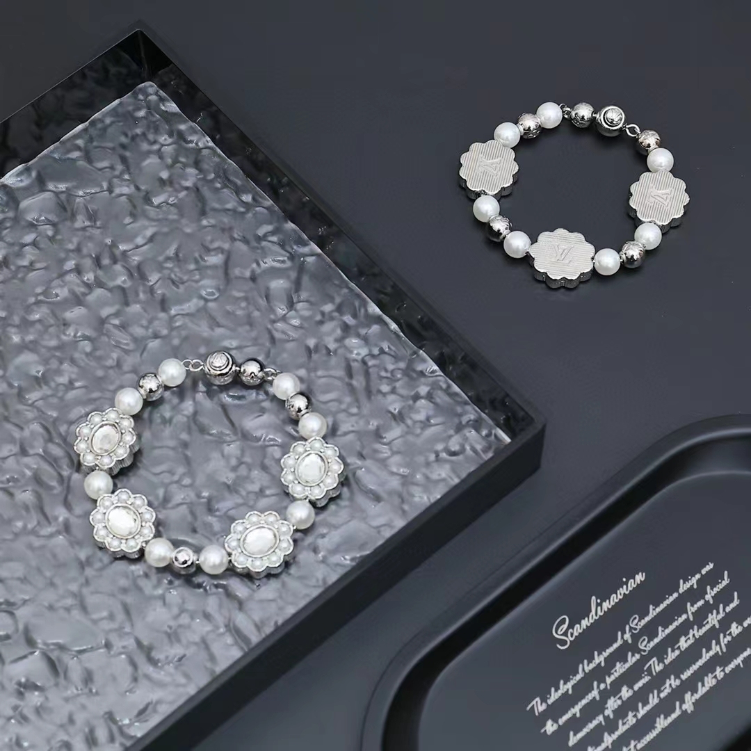 Silver Flower Brass Glass Bead Bracelet