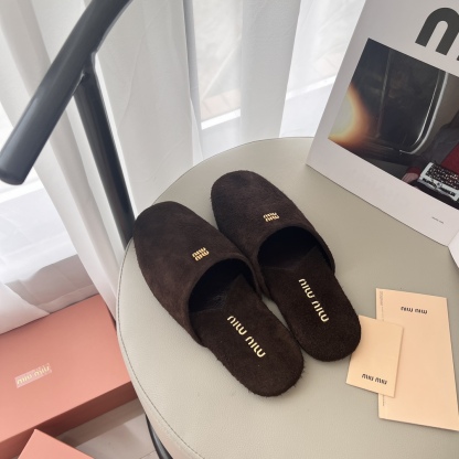 Suede slippers
