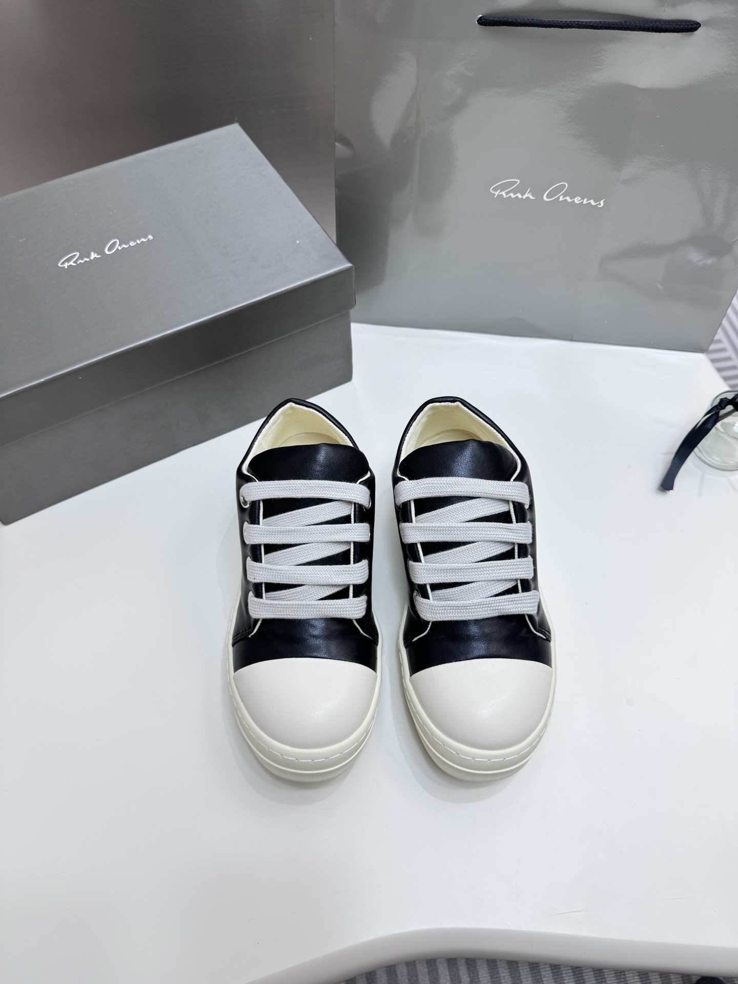 FW24 PORTERVILLE SHOES