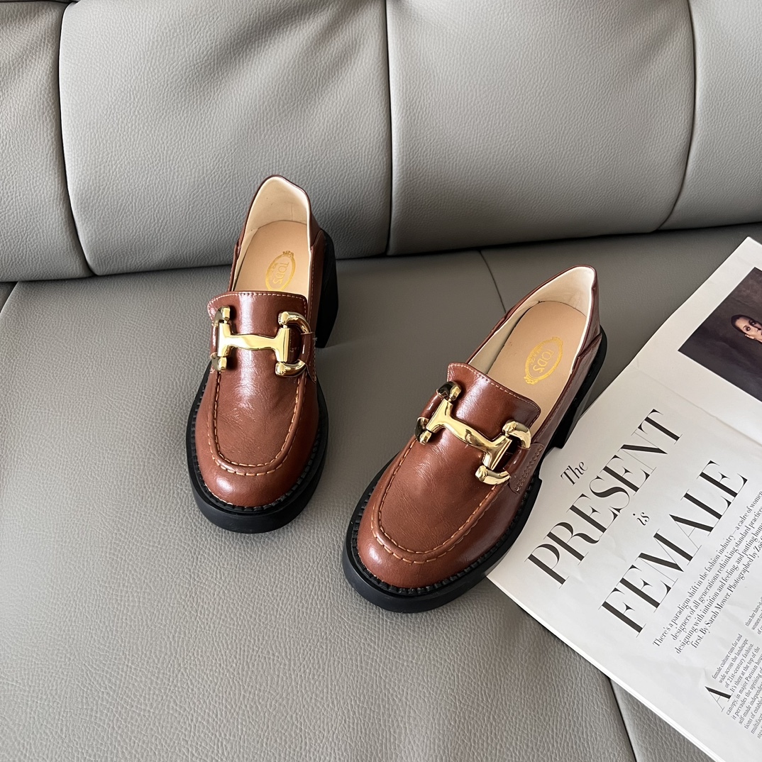Loafers in Leather