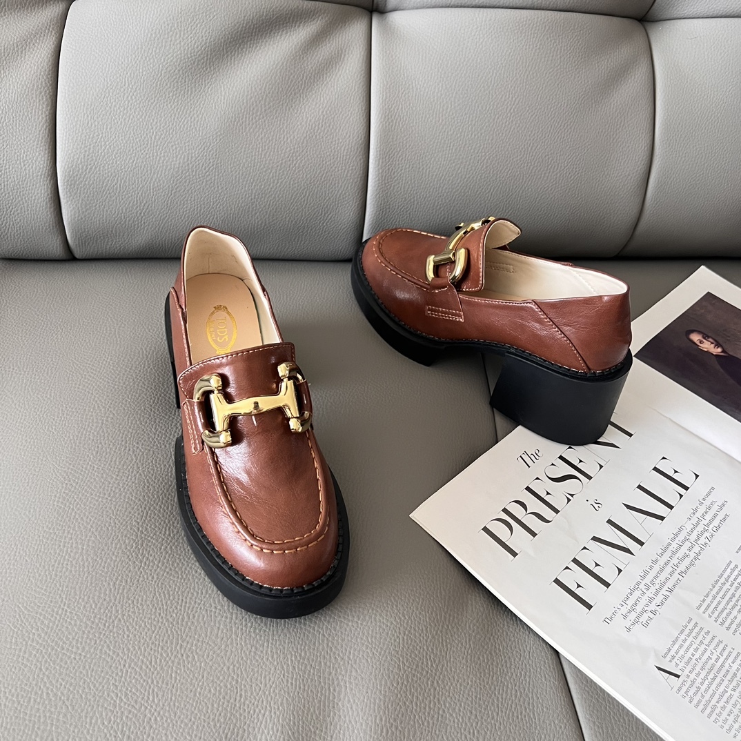 Loafers in Leather