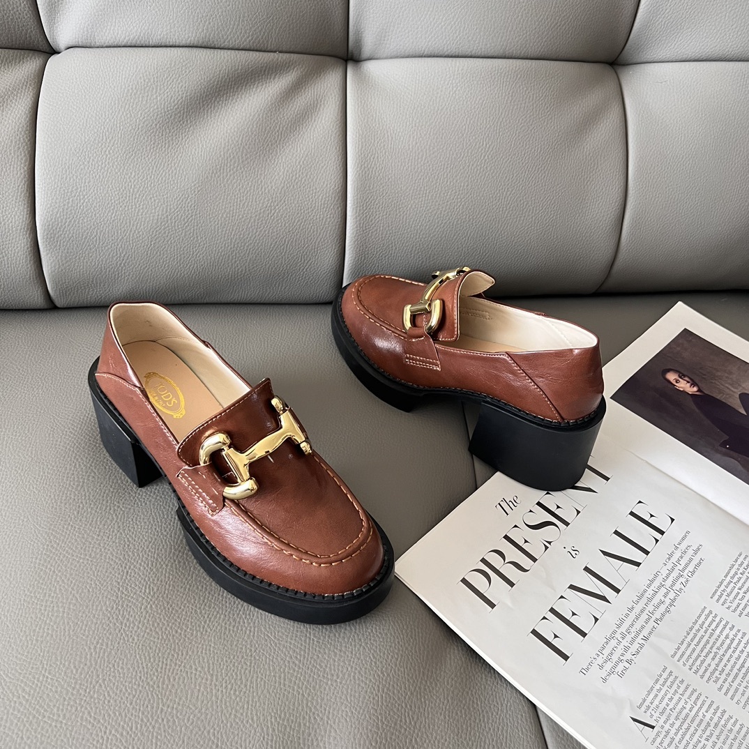 Loafers in Leather