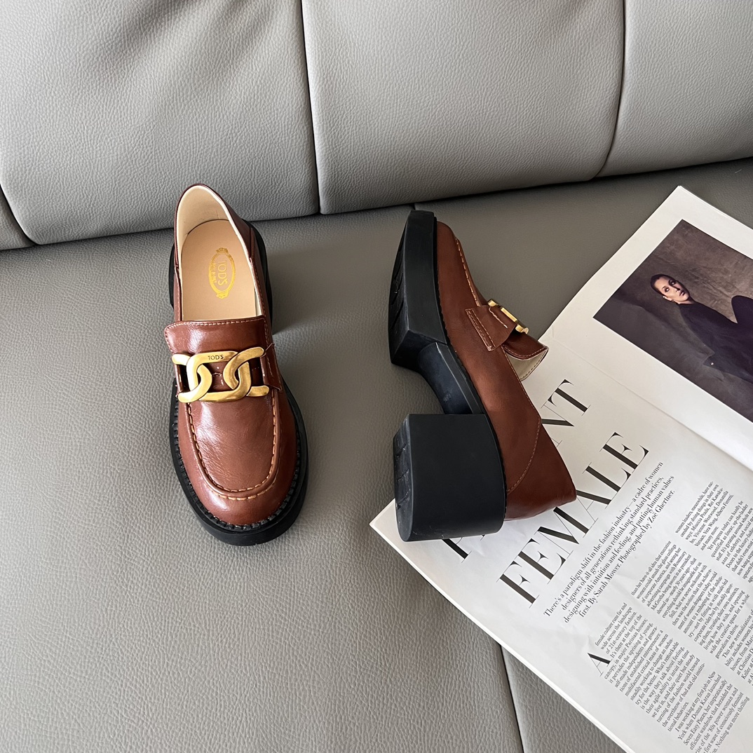 Loafers in Leather