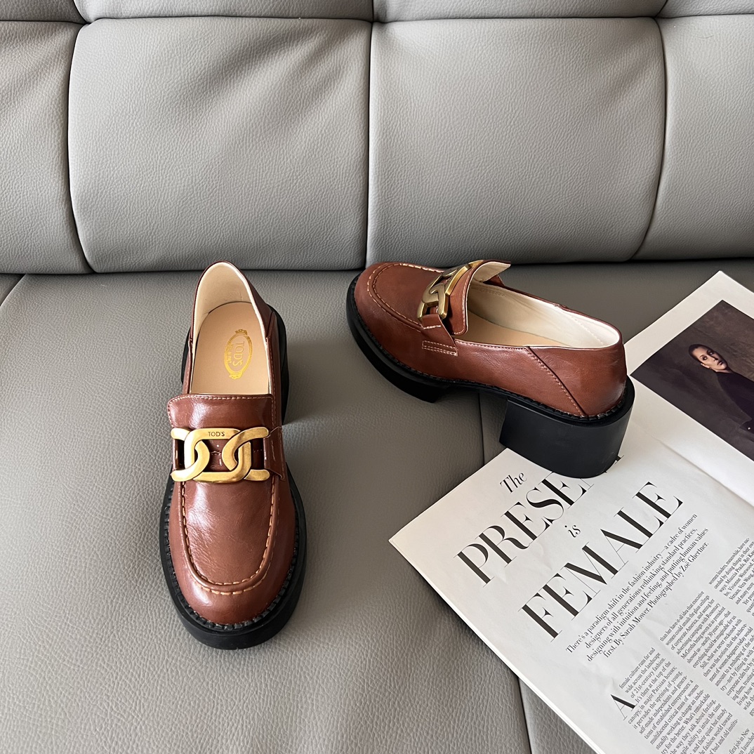 Loafers in Leather