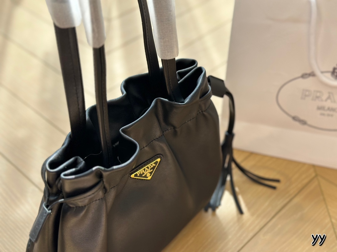 Nappa leather shoulder bag