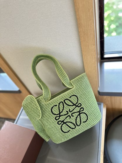 Elephant Basket bag in raffia