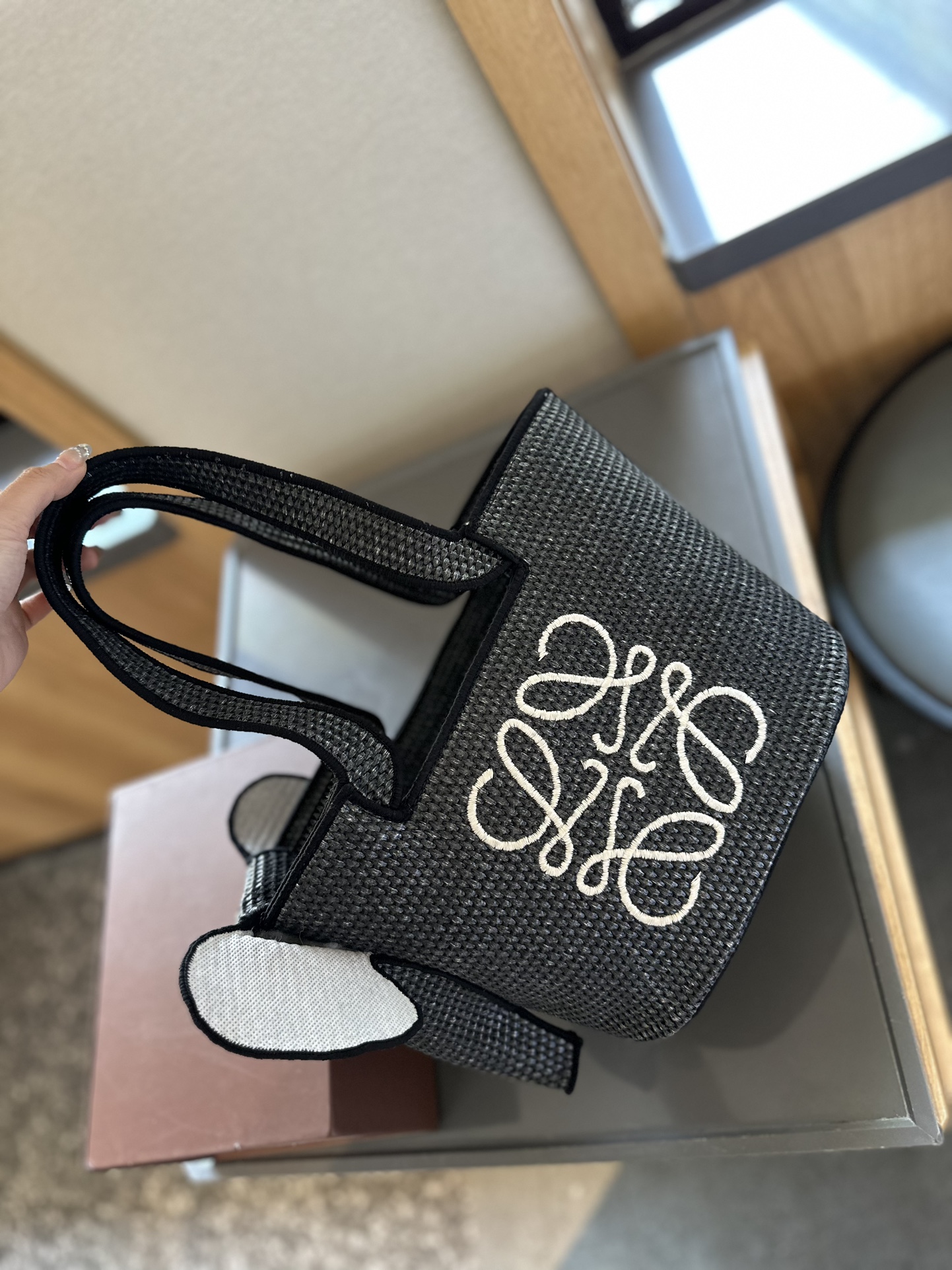 Elephant Basket bag in raffia