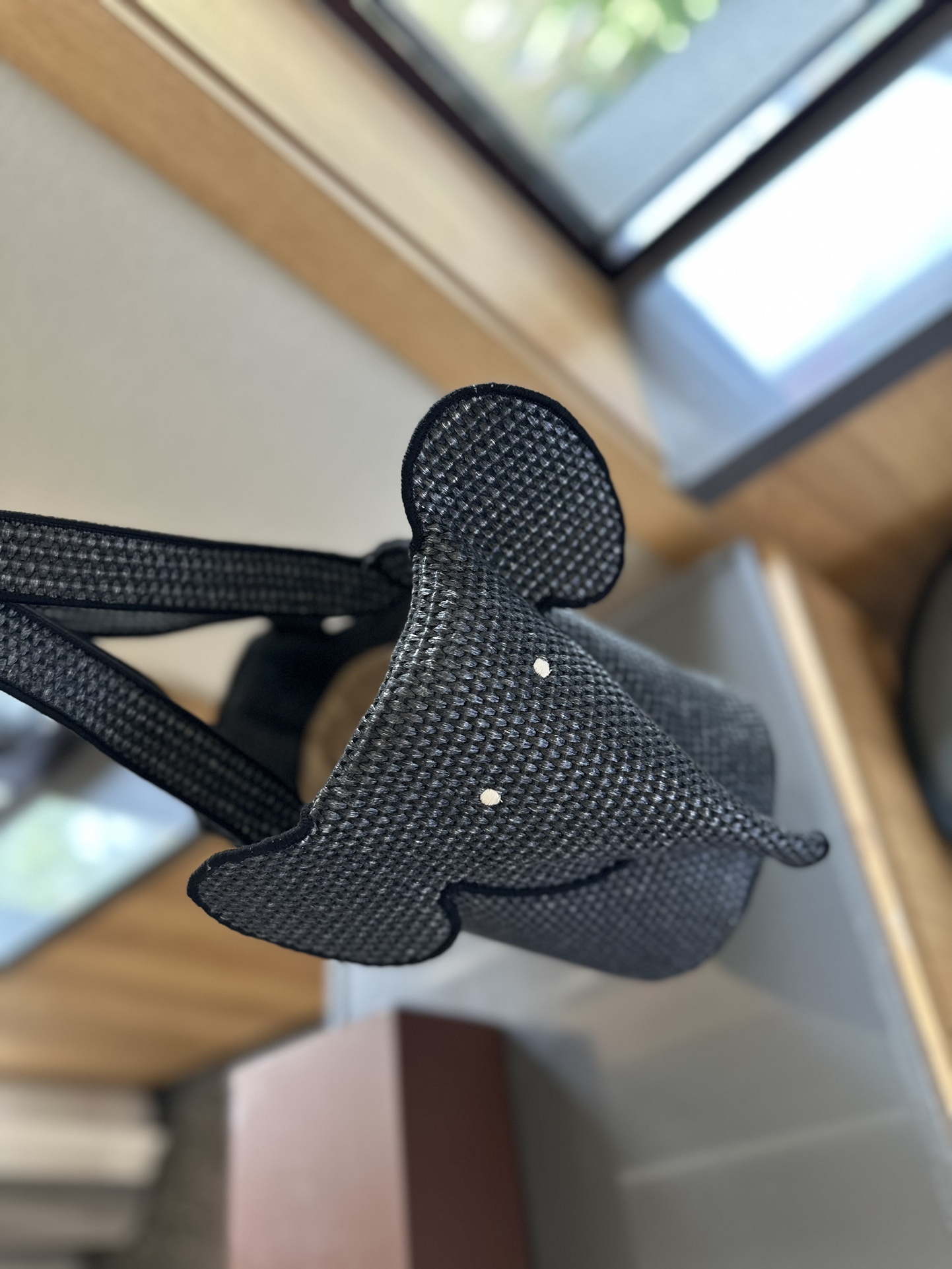 Elephant Basket bag in raffia