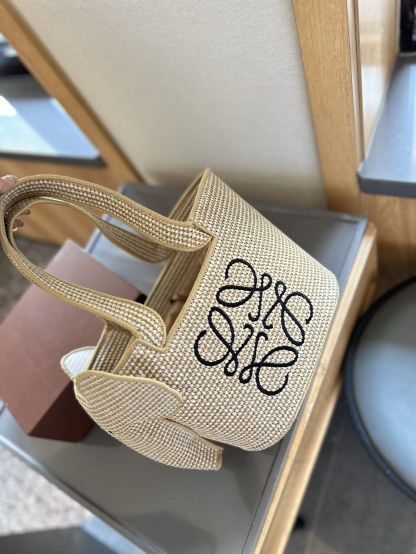 Elephant Basket bag in raffia