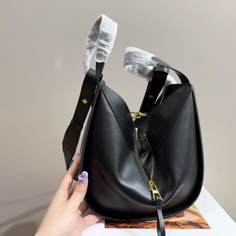 Hammock bag in soft grained calfskin