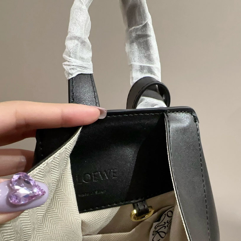 Hammock bag in soft grained calfskin