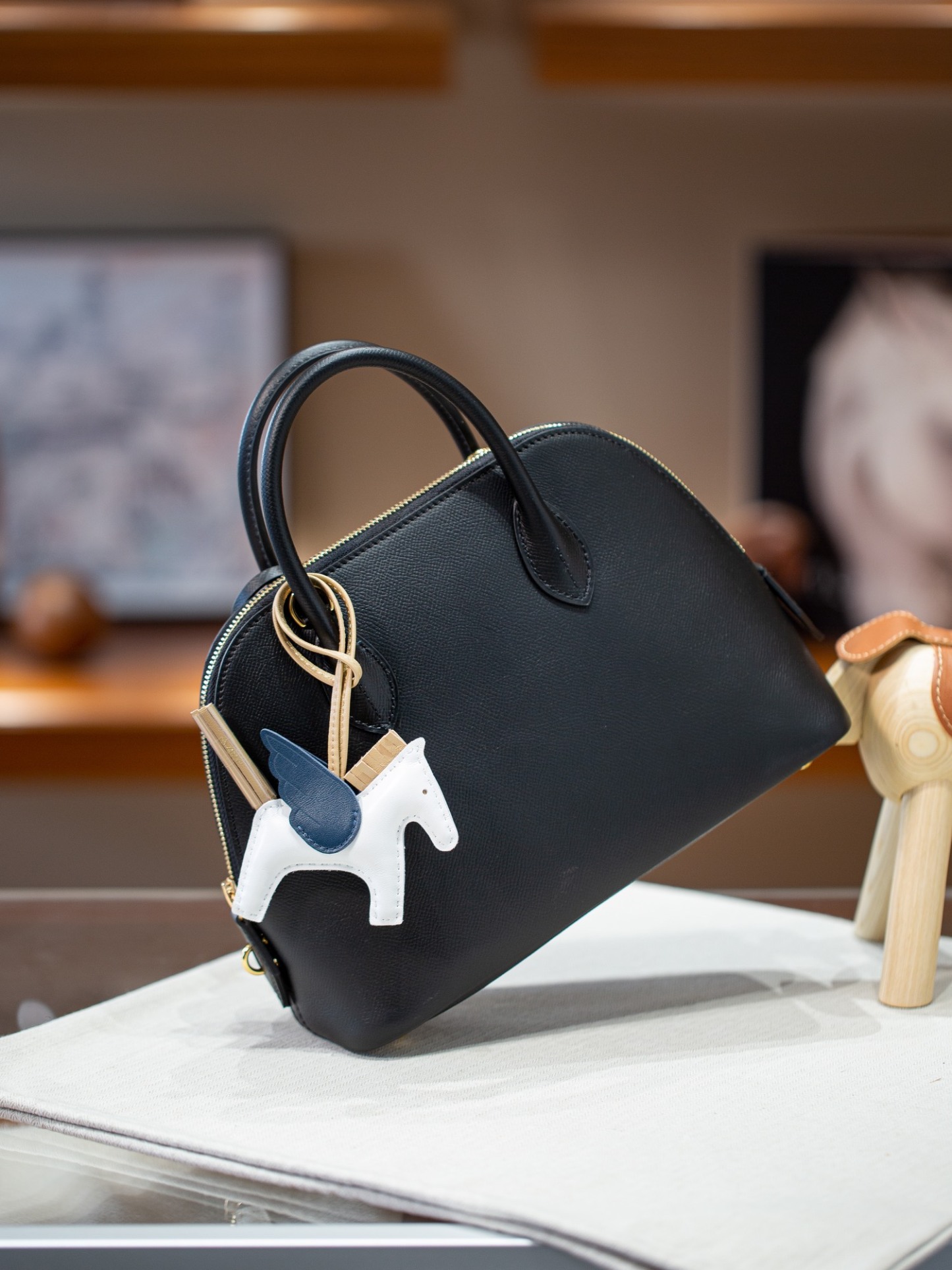 BOLIDE 25 FIRST LAYER EPSOM COWHIDE BLACK