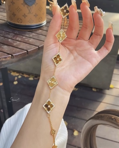 Retro palace style diamond brushed four-leaf clover shell agate chalcedony double-sided bracelet