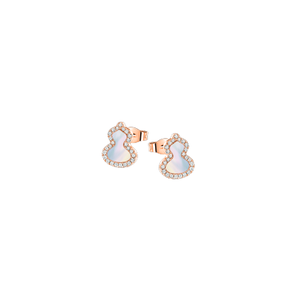 Petite Wulu ear studs in 18K rose gold with diamonds and mother of pearl