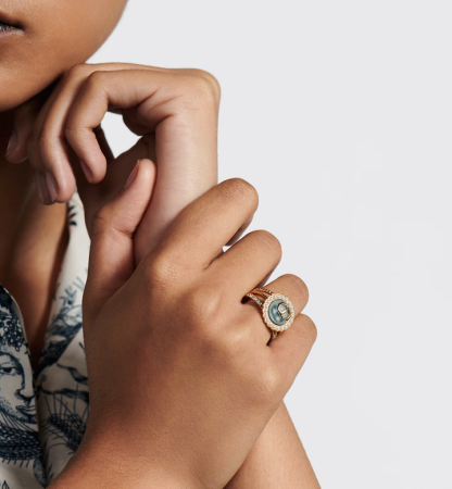 Petit CD Baroque Ring