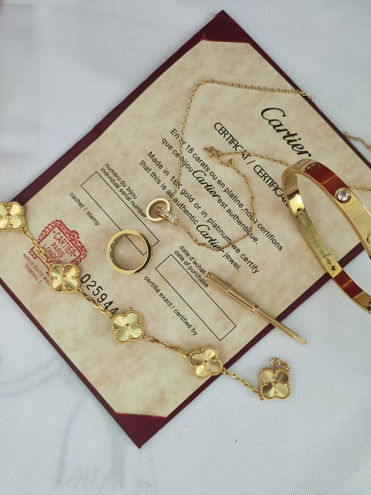 LOVE BRACELET, 4 DIAMONDS + LOVE RING, 3 DIAMONDS + LOVE NECKLACE, DIAMONDS + VINTAGE ALHAMBRA BRACELET, 5 MOTIFS