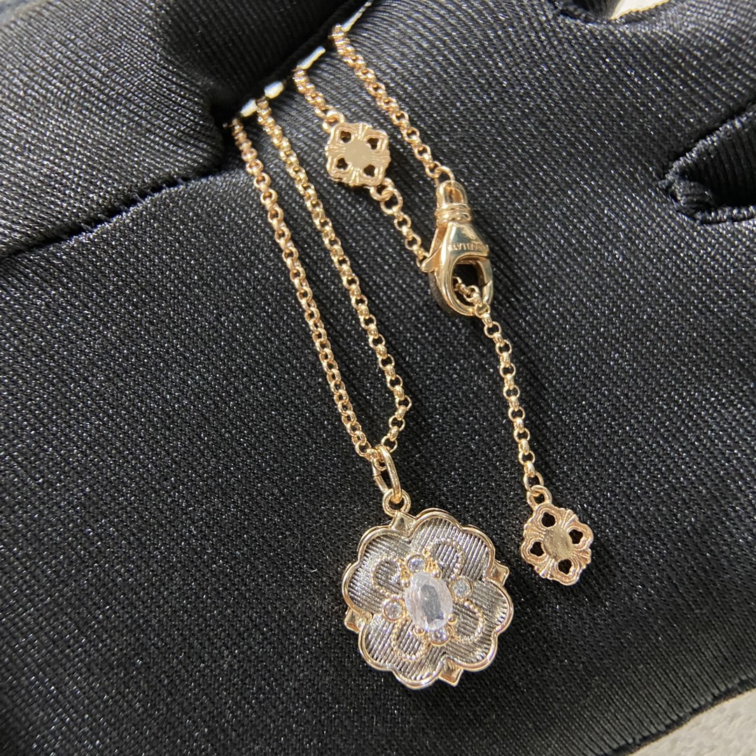 Buccthtellati-Inspired Flower Pendant Necklace