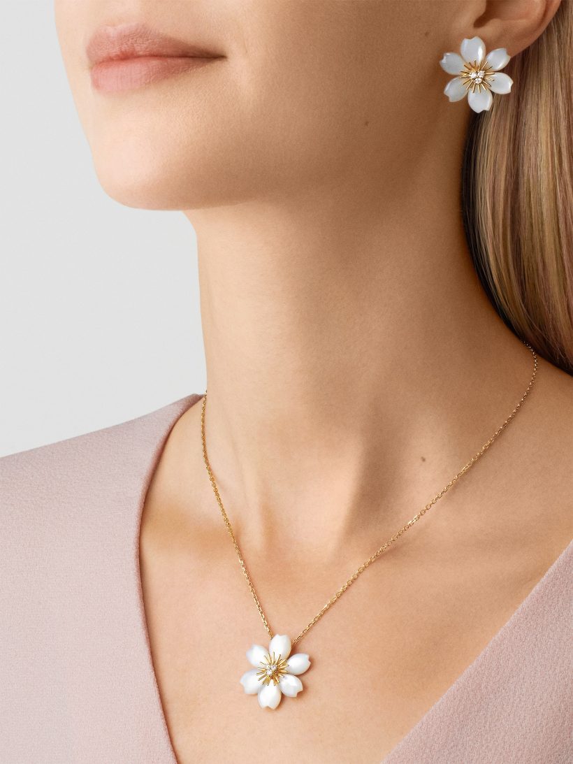 Rose de Noel pendant, mini model