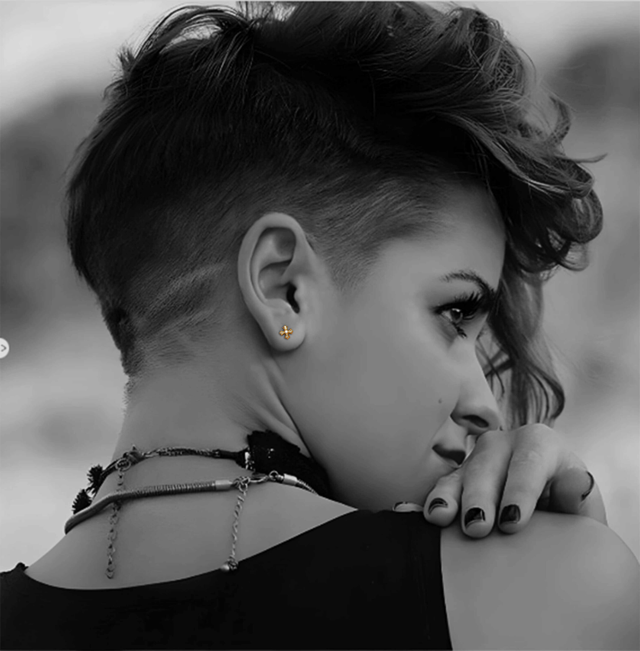 22K GOLD CH PLUS STUD EARRINGS WITH DIAMONDS