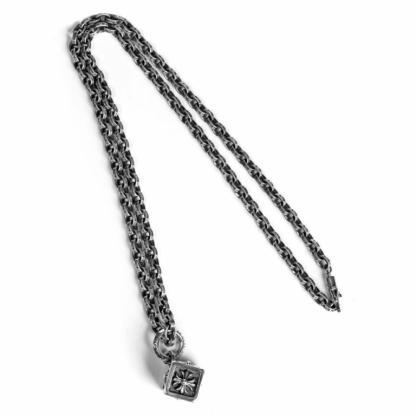 FLEUR CUBE PENDANT