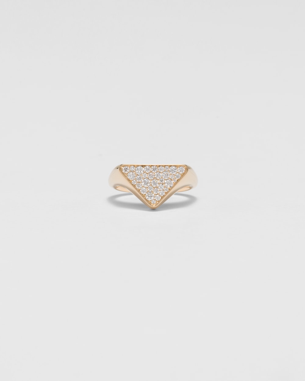 Eternal Gold signet ring in yellow gold with diamonds
