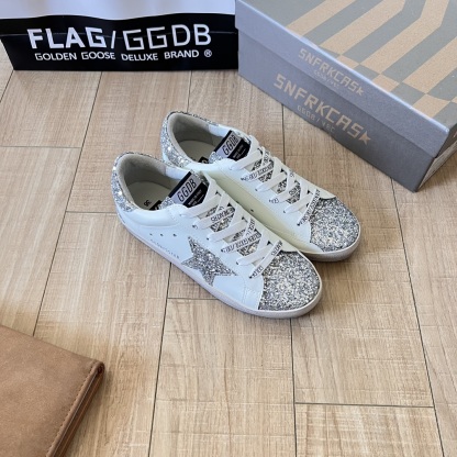 Hi Star in silver glitter with suede star and white heel tab