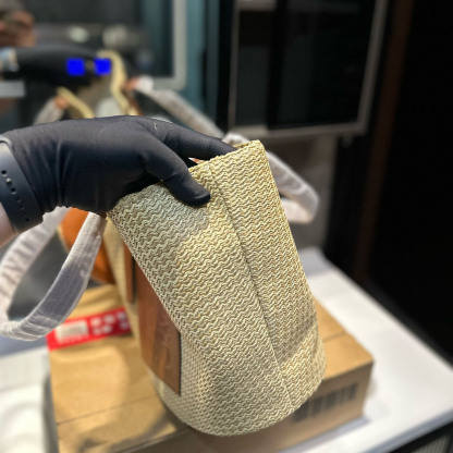 Elephant basket in raffia and calfskin