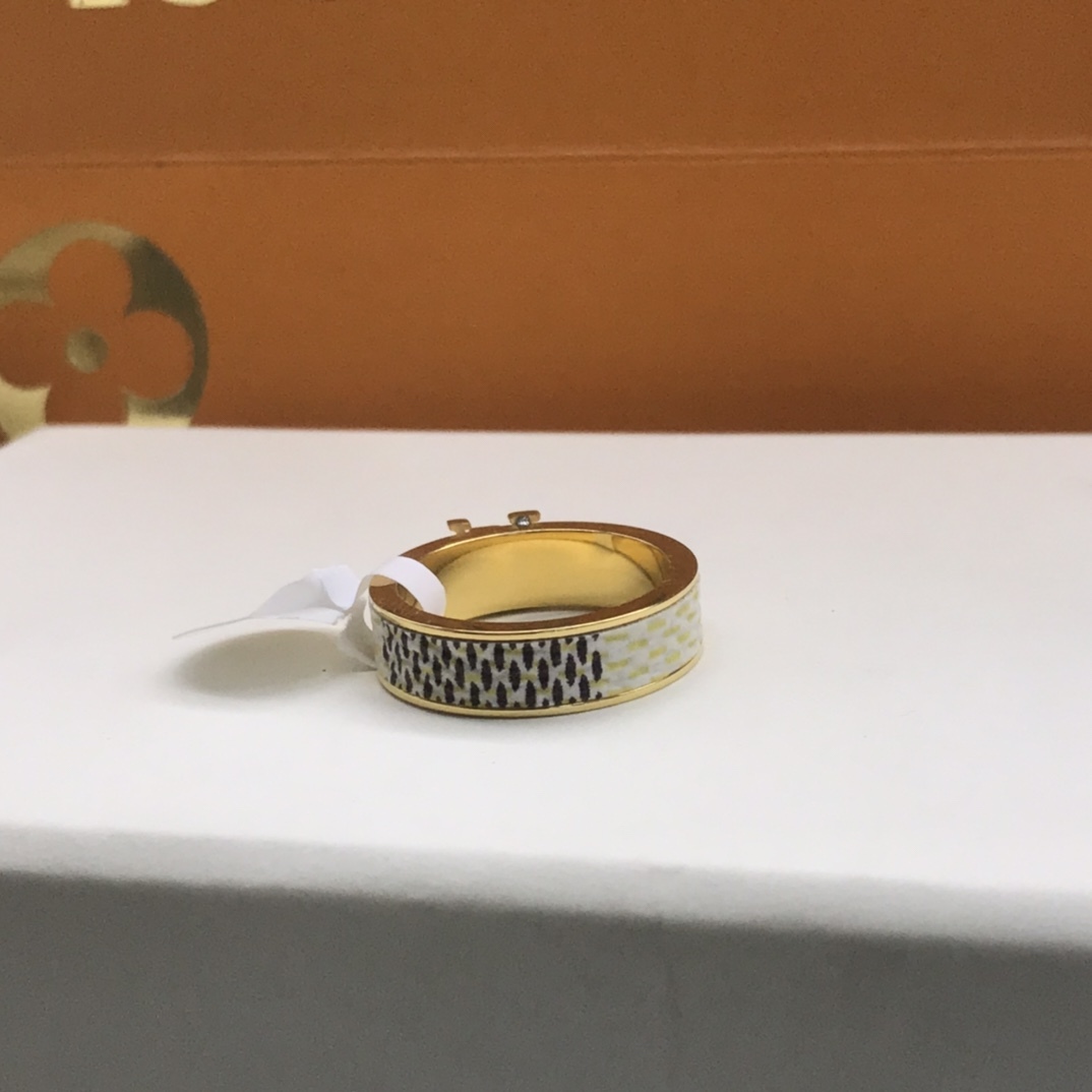 Nanogram Enamel Ring