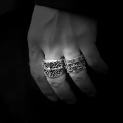 CH PLUS PENTAGON RING