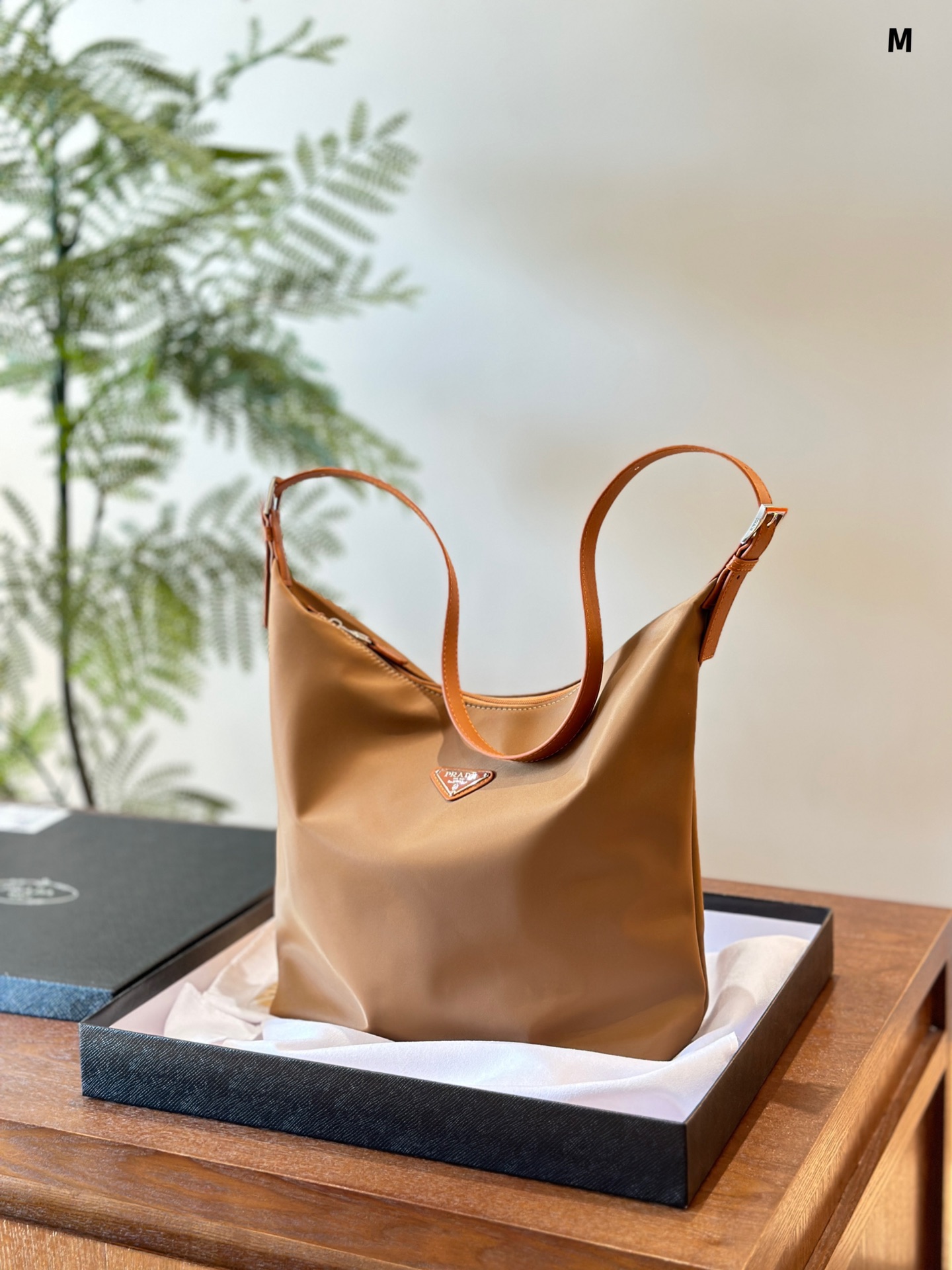 Aimée large leather shoulder bag