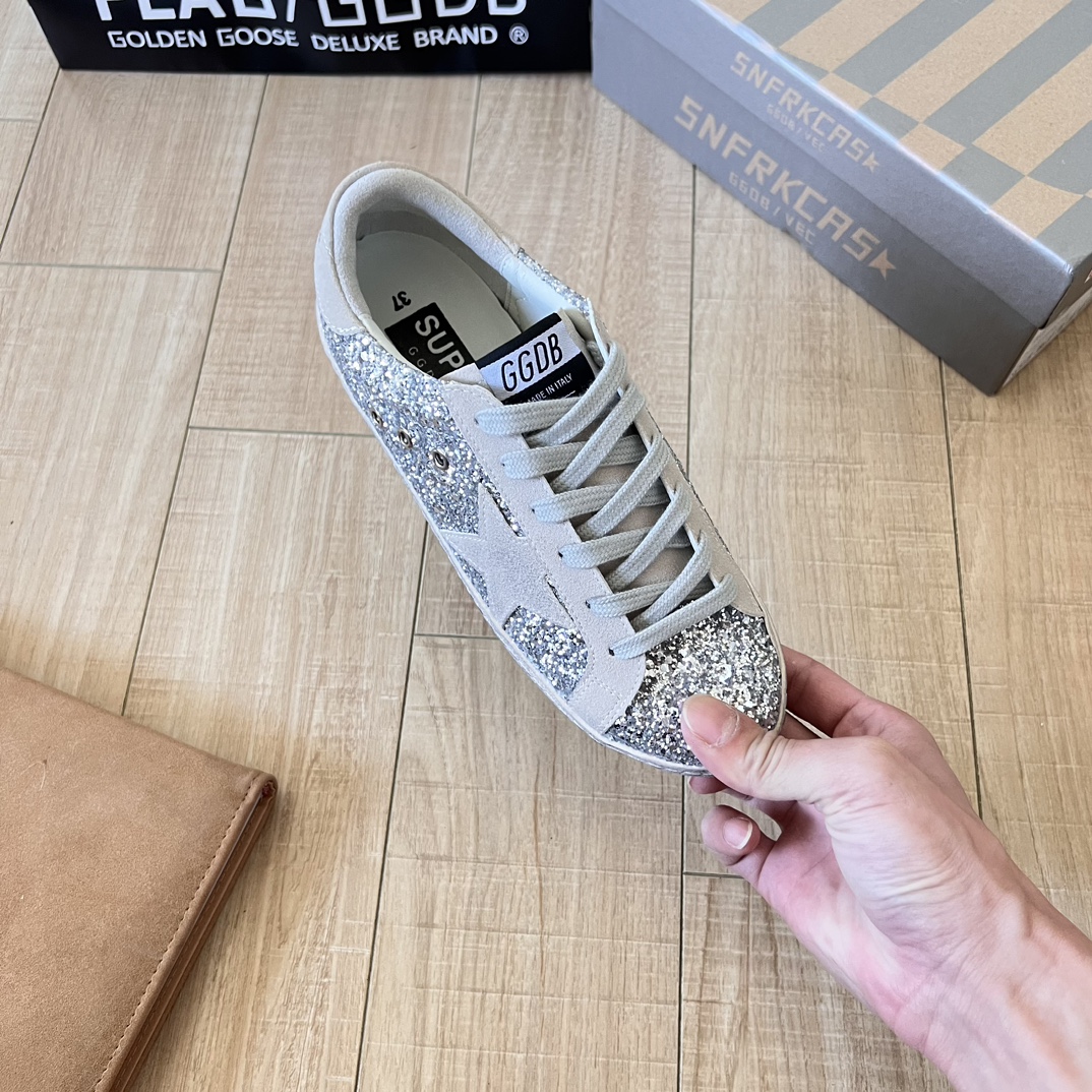 Hi Star in silver glitter with suede star and white heel tab