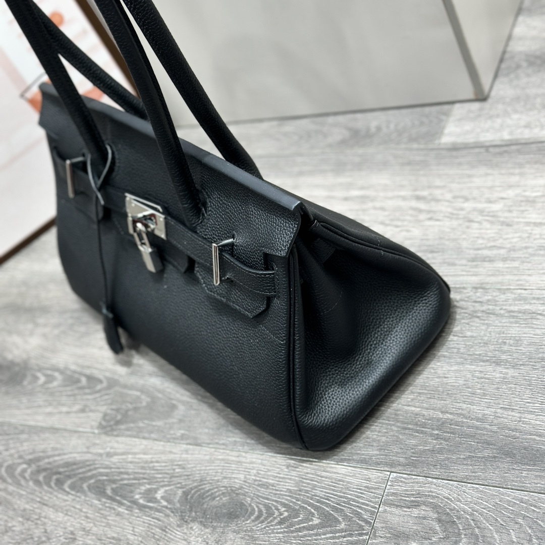 Herthtmes  Taurillon Clemence JPG Birkin  40