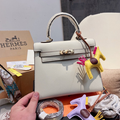 Kelly 25 Sellier Bag Gold Epsom Leather with Gold Hardware