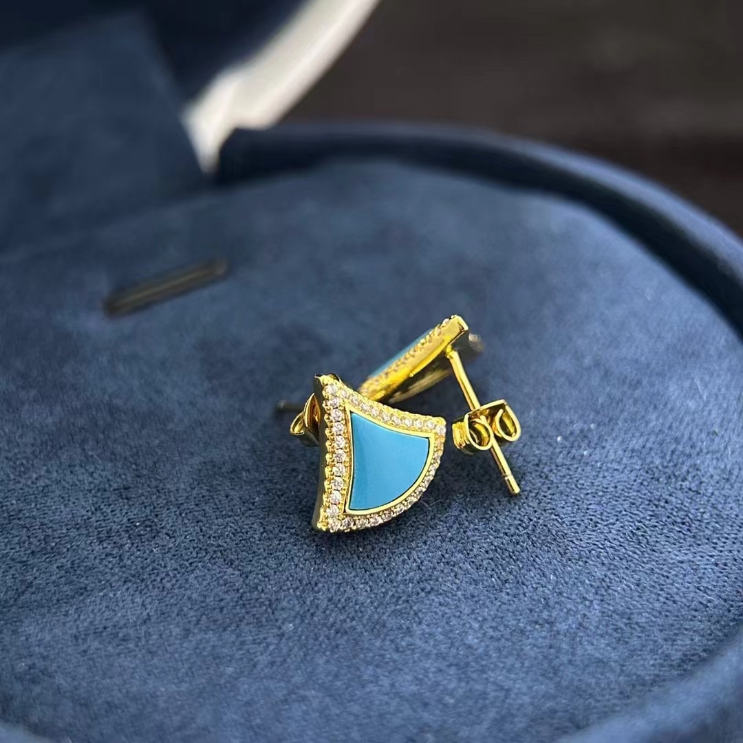 DIVAS’ DREAM EARRINGS