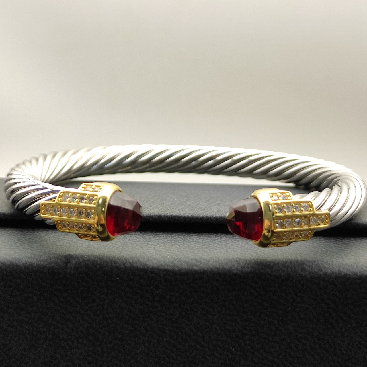 7mm Cable Bracelet with Red & Diamond Accents – Gold Cap