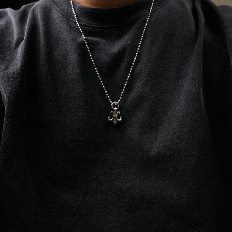 BS FLEUR CHARM WITH DIAMOND