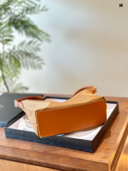 Aimée large leather shoulder bag