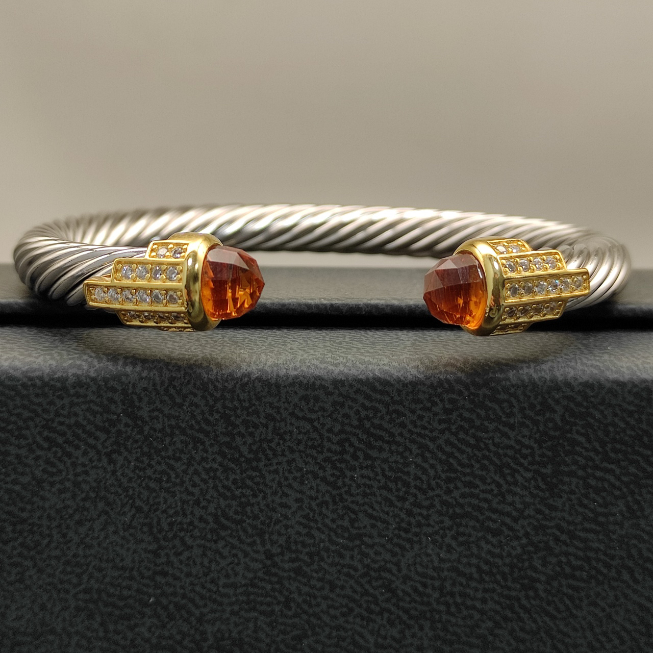 7mm Cable Bracelet with Champagne & Diamond Accents – Gold Cap