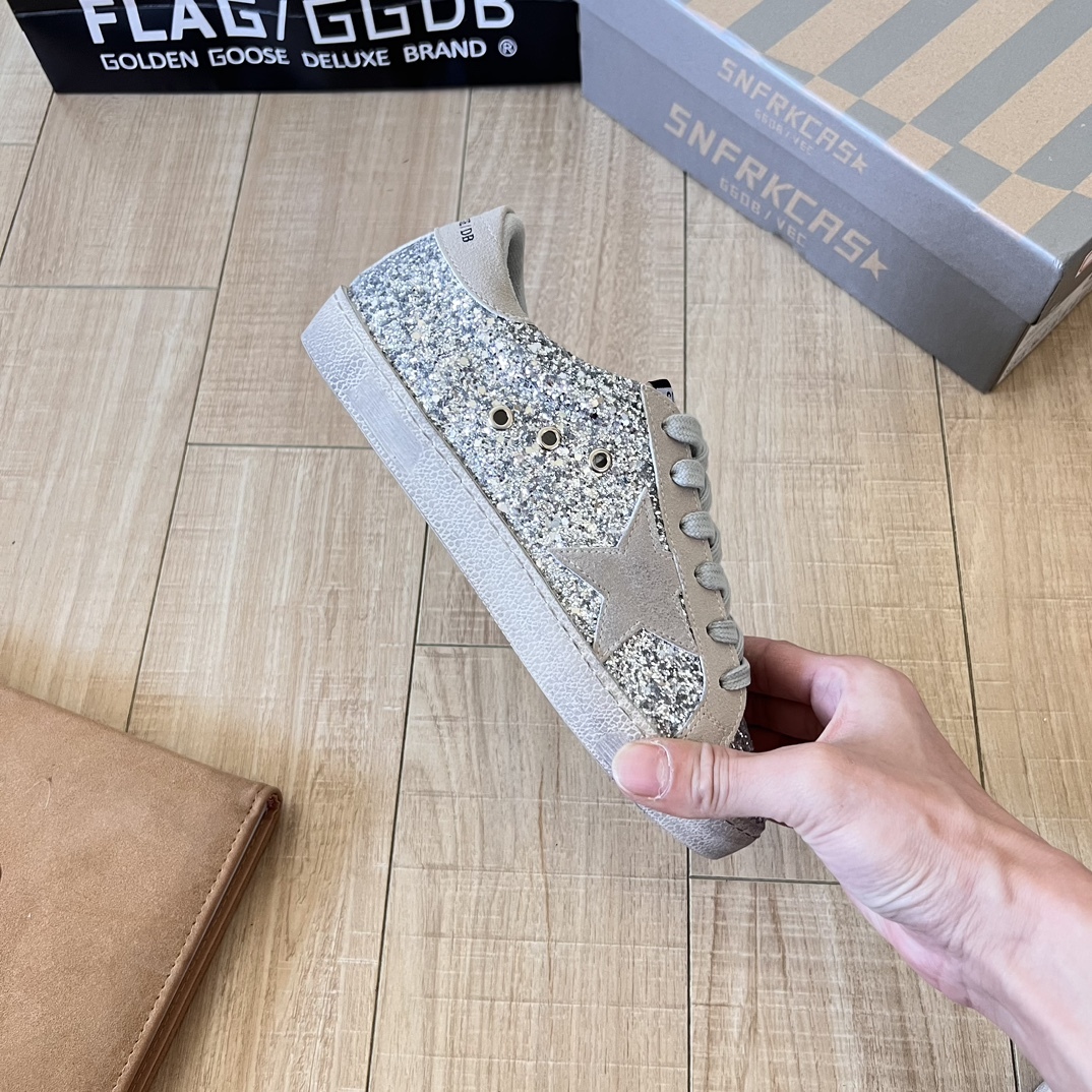 Hi Star in silver glitter with suede star and white heel tab