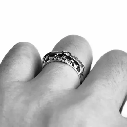 BABY CLASSIC FLORAL CROSS RING Z15