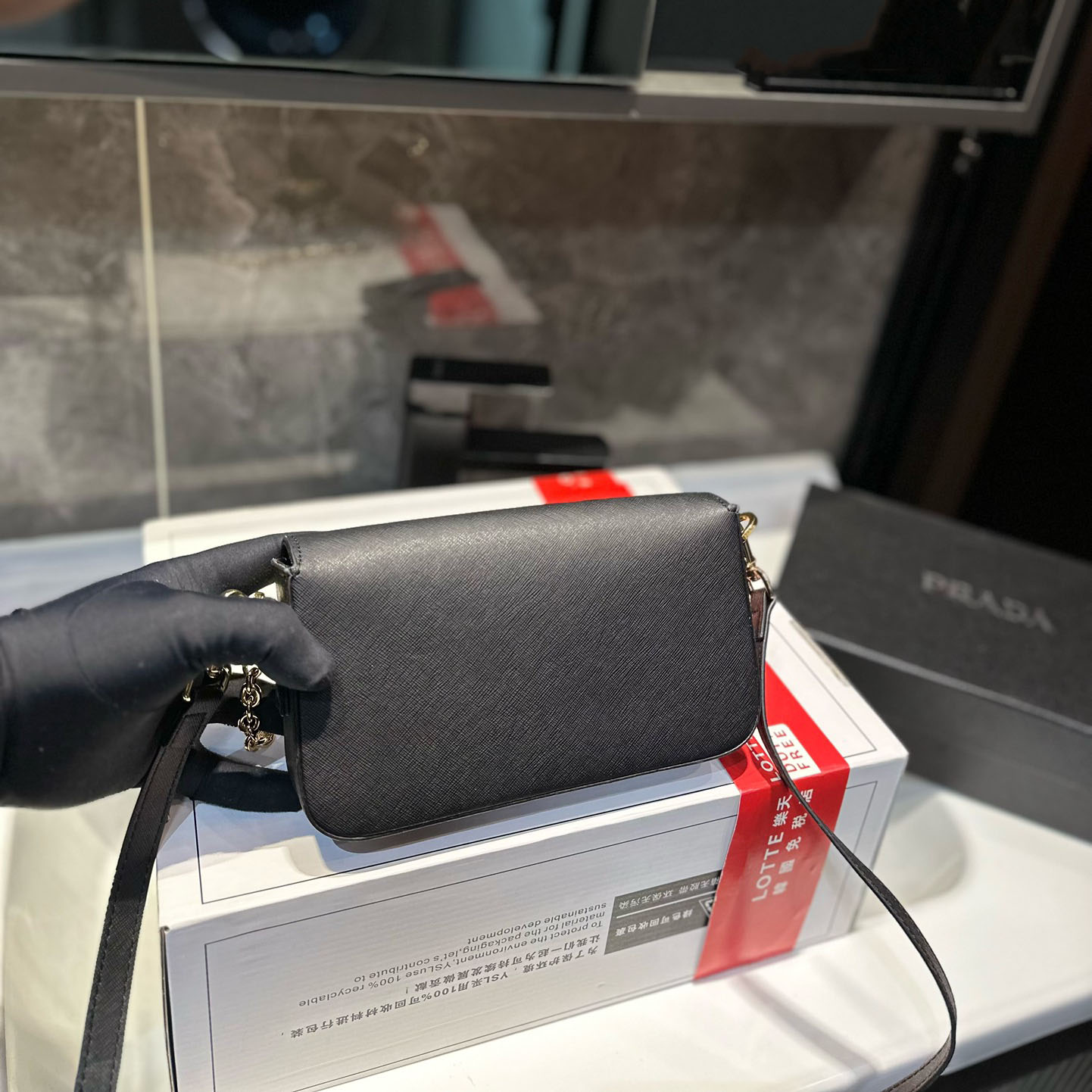 Emblème Saffiano shoulder bag