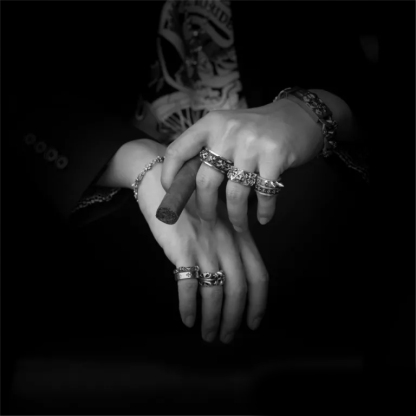 CH PLUS PENTAGON RING